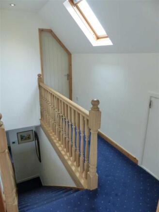 FIRST FLOOR STAIRS