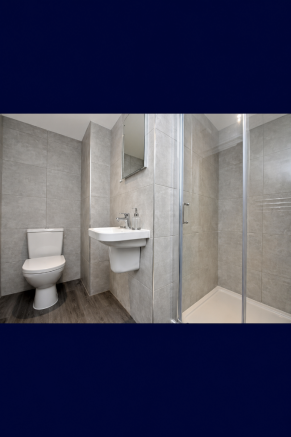 2 bed Penthouse to rent Image 7