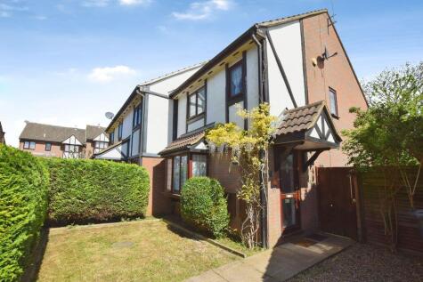 Queensbury Close, Bedford