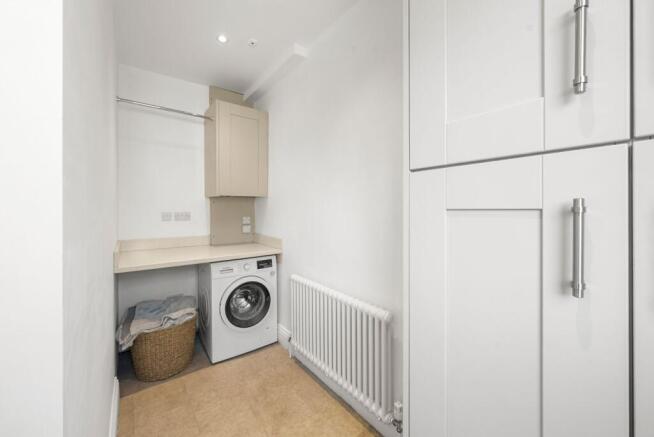 4 bed House for sale Image 10