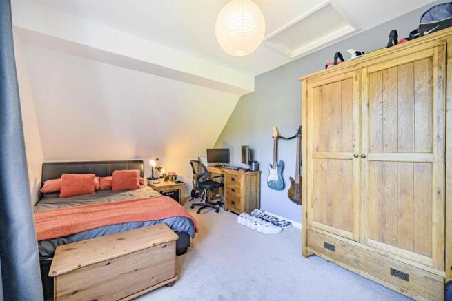 8516013-interior54.jpg