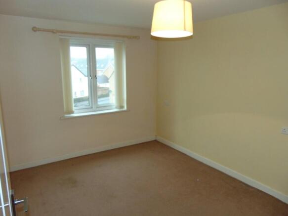 2 bed Apartment to rent Image 4