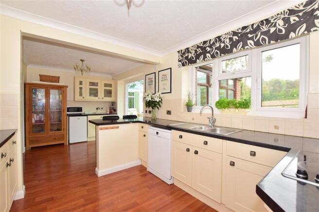 Kitchen/Breakfast Area