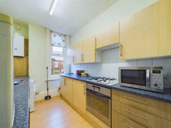 6 bed Block of Apartments for sale Image 8