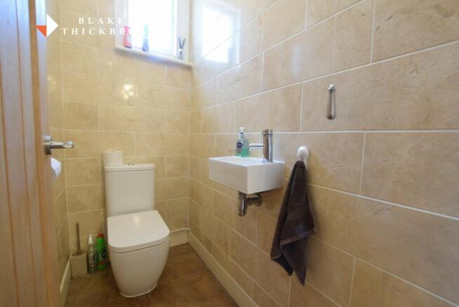 SEPARATE FIRST FLOOR WC