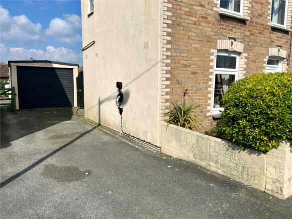 Garage & Parking