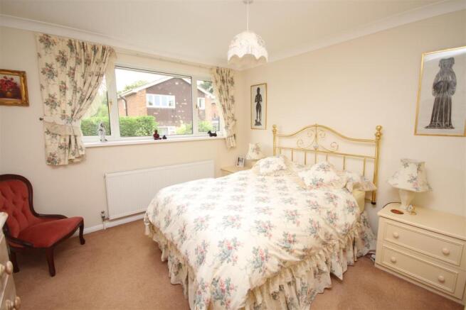 Bedroom 2.JPG