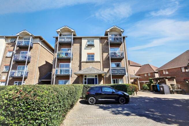 10 Copland Road, Wembley HA0 4YH