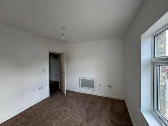 2 bed Flat to rent Image 5