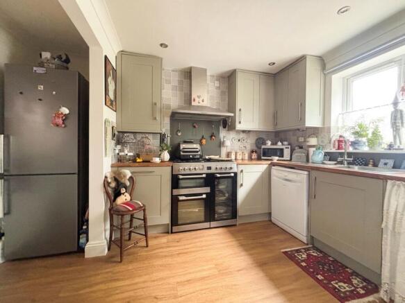 Meadow Court, Fordingbridge, SP6 photo 4