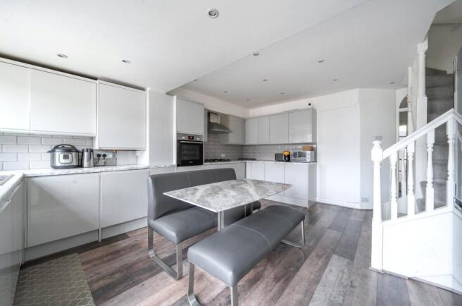 North Western Avenue, Watford, Hertfordshire, WD25 photo 4