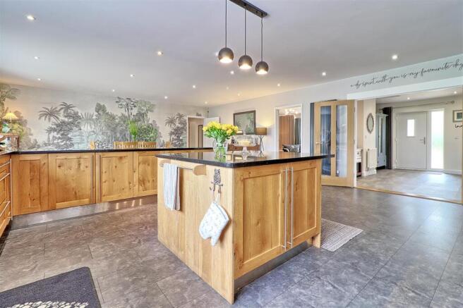 Kitchen 3.jpg
