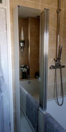 BATHROOM (5).jpg