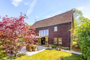 Upper Barn, Naldretts Lane, Horsham RH12 3BU