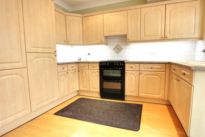 2 bed Semi-Detached Bungalow for sale Image 5