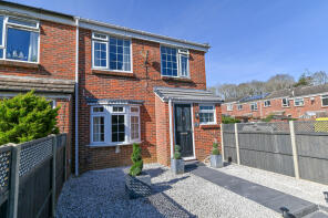 1, Broom Close, Waterlooville PO7 8DP