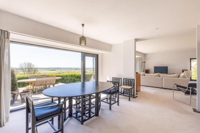 4 bed House for sale Image 5