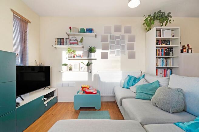 Cairns Avenue, Styles House, SW16 photo 3