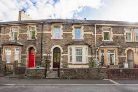 Fields Park Terrace, Cross Keys, NP11