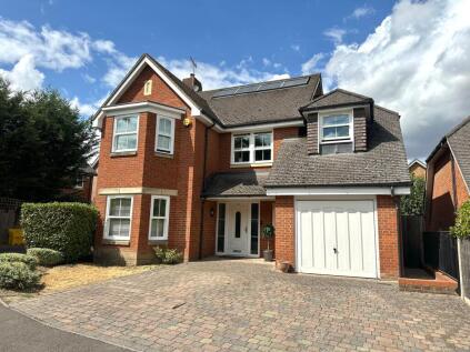 Jubilee Walk, Kings Langley, WD4