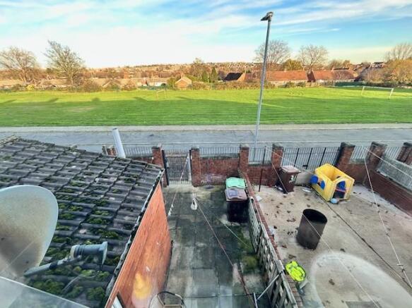 3 bed Terraced for sale Image 9