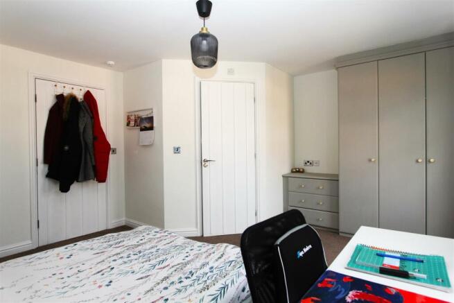 Bedroom 2.3.JPG