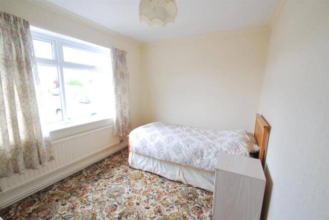 linded bed2.JPG
