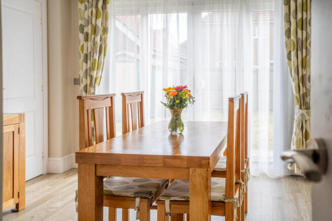4 bed Detached for sale Image 5