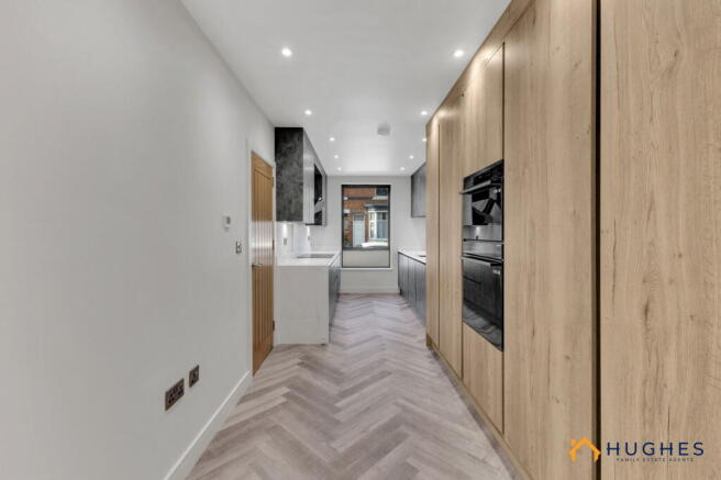 4 bed Town House for sale Image 4