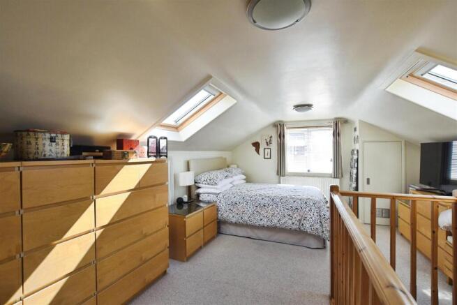 2 bed Semi-Detached Bungalow for sale Image 12