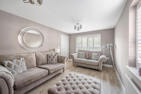 Kestrel Way, Peacehaven, BN10 8FL