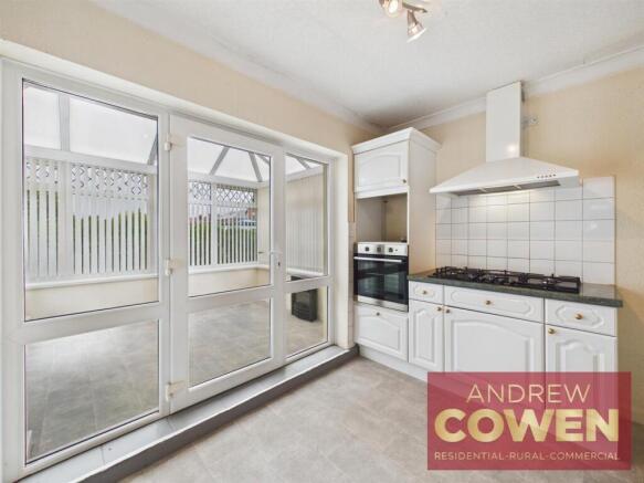 2 bed Semi-Detached Bungalow for sale Image 5