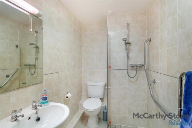2 bed Apartment for sale Image 12