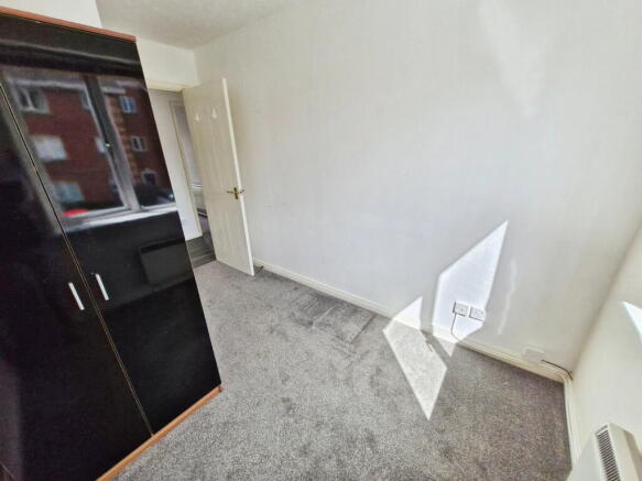 3 bed Apartment for sale Image 11