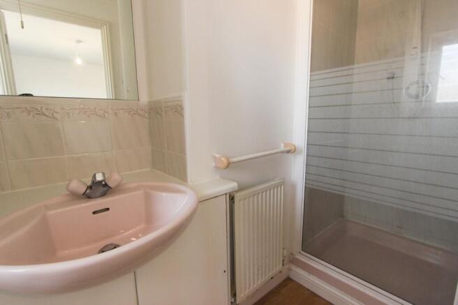 4 bed Detached to rent Image 12