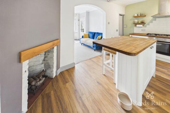 2 bed Terraced for sale Image 8