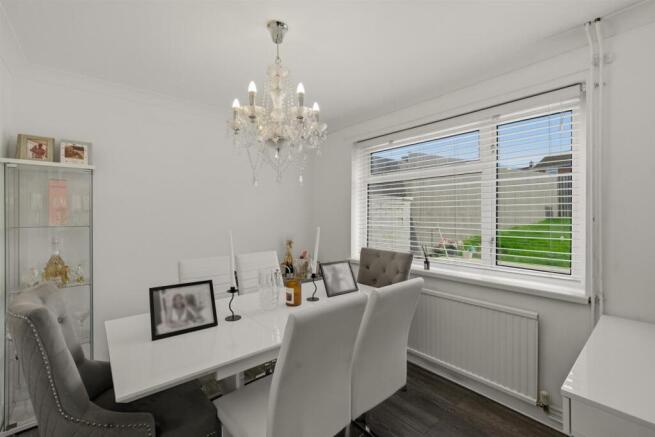 11 Tenby Close-7.jpg