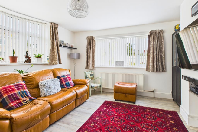 4 bed Semi-Detached for sale Image 9
