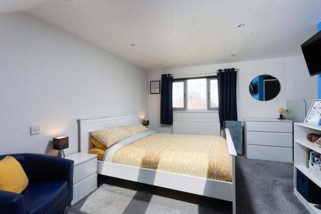 3 bed Semi-Detached for sale Image 7