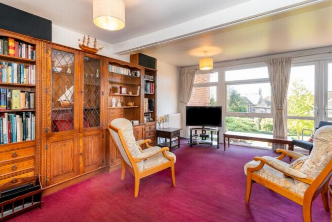 Sitting/dining room