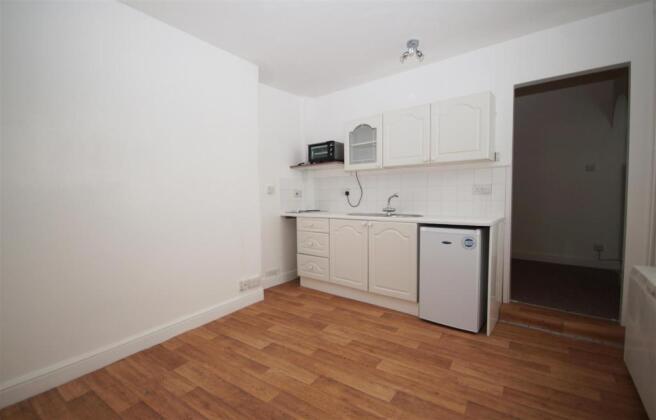 Kitchen copy.jpg