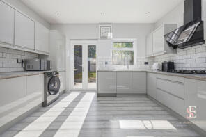 342, Manford Way, Chigwell IG7 4AJ