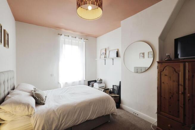 3 bed Terraced for sale Image 11