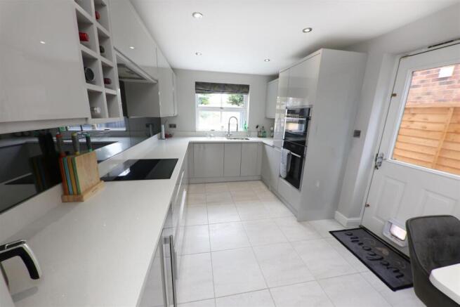 OPEN PLAN DINING KITCHEN