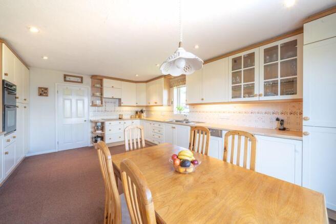 Kitchen/breakf...