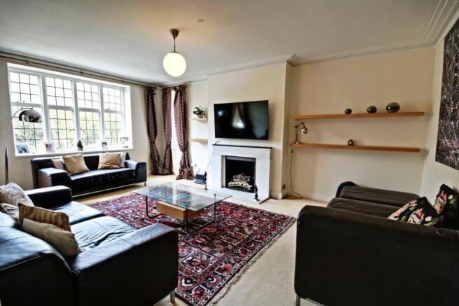 45 Wildcroft Manor - Reception-window