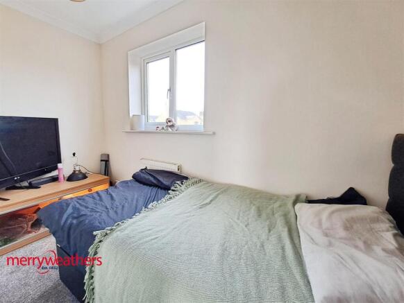 2 bed Flat for sale Image 7