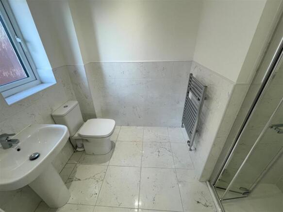 ensuite 2.jpg