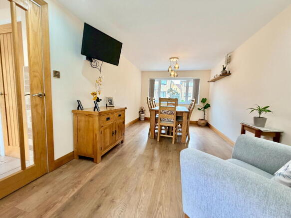 3 bed Link Detached House for sale Image 9