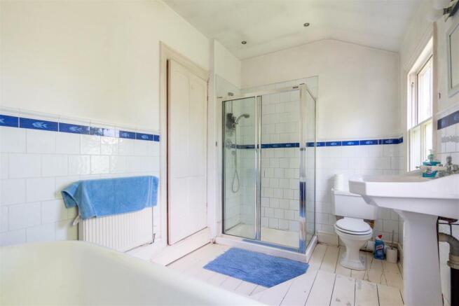 Bathroom Aspect 2